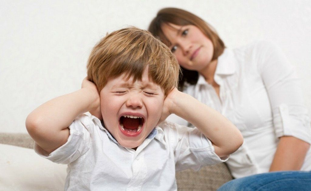 Детские истерики: как успокоить ребенка